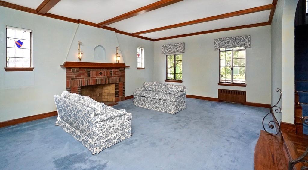 44 Dolphin Road Newton, MA 02459 - Photo 6 of 33