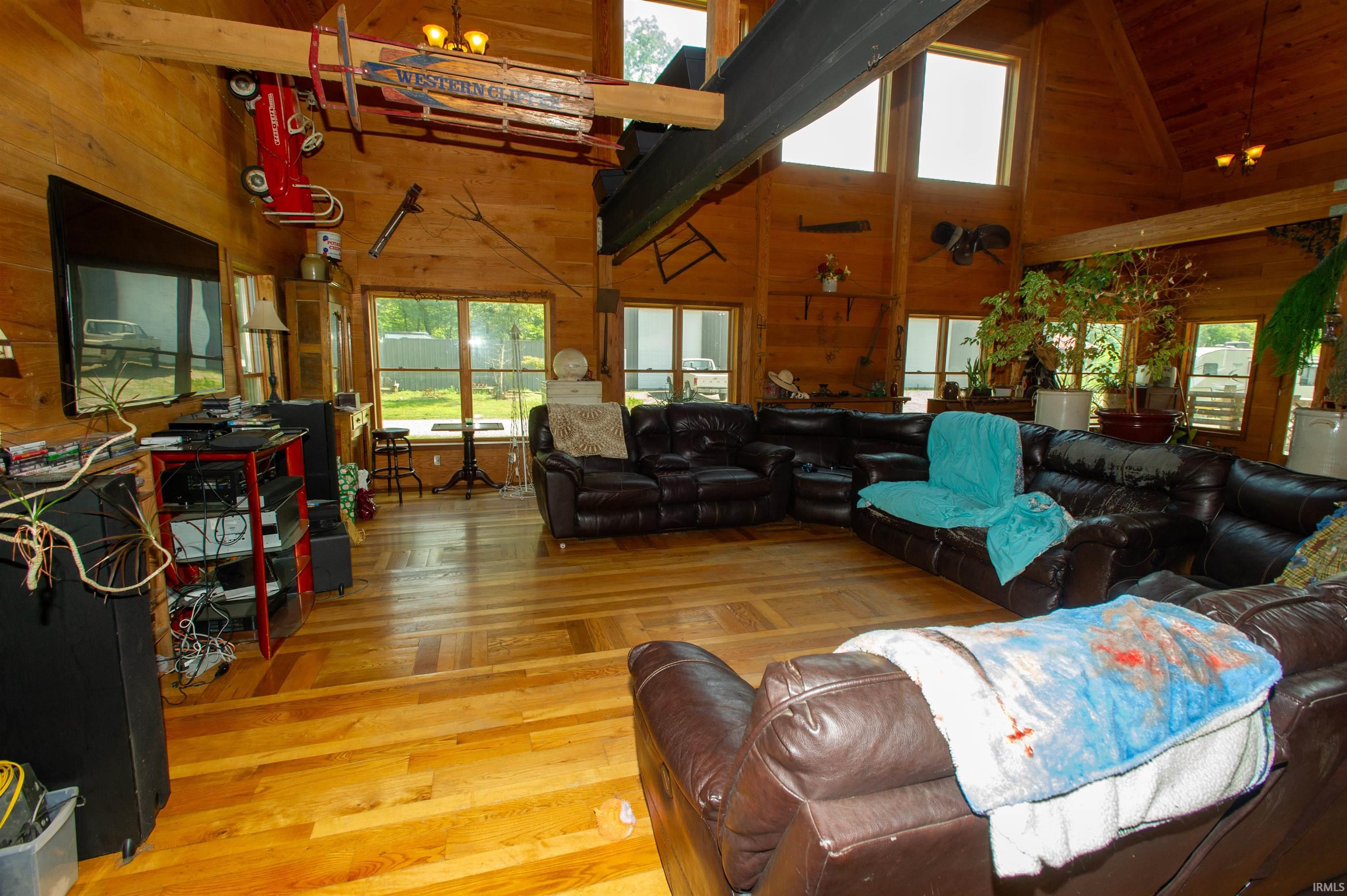 8988 Easley Road Gentryville, IN 47537 - Photo 4 of 36