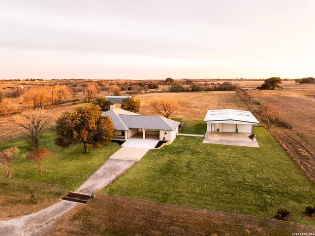 $749,000 | 14320 La Vernia Road, St. Hedwig, TX 78152