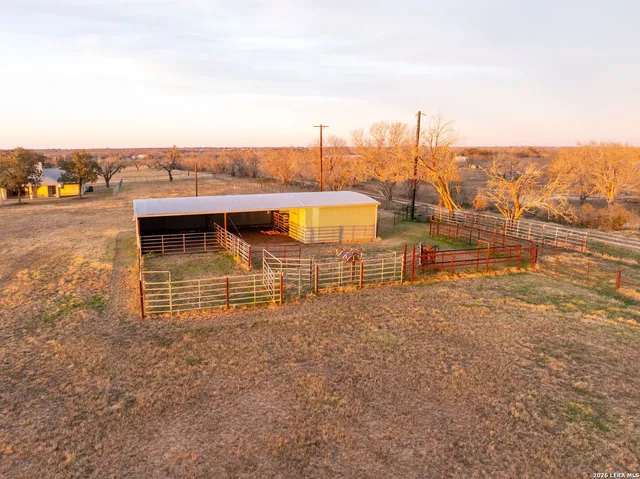 $749,000 | 14320 La Vernia Road, St. Hedwig, TX 78152