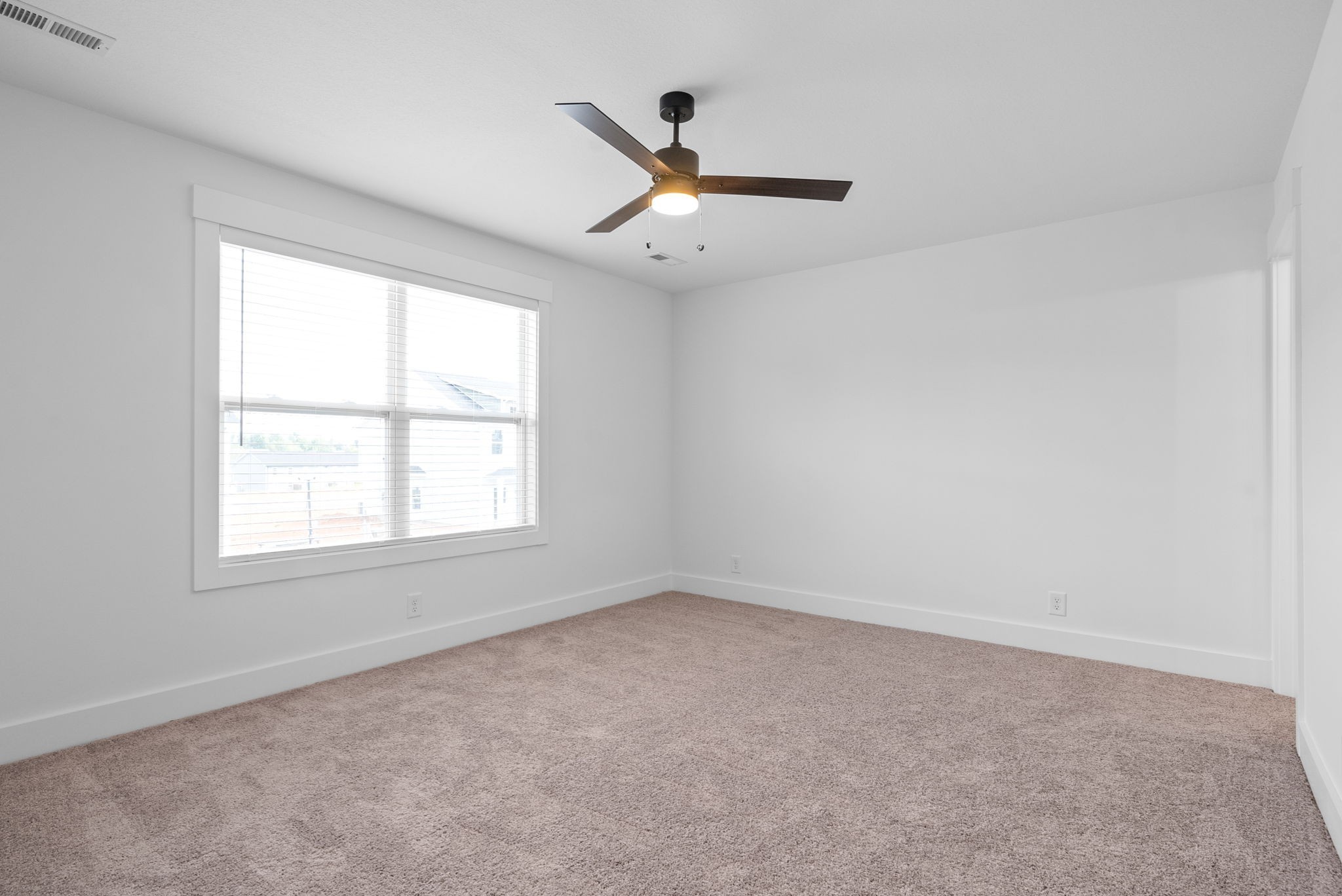 325 Front Rdg Circle Clarksville, TN 37040 - Photo 15 of 35 an empty room with a window