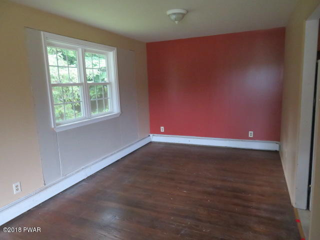211 Aspen Road Dingmans Ferry, PA 18328 - Photo 8 of 25 IMG_5073