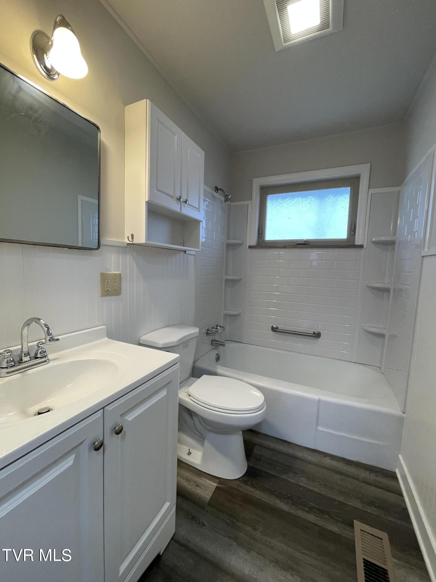 574 Marie Street Talbott, TN 37877 - Photo 13 of 18 Main Bath