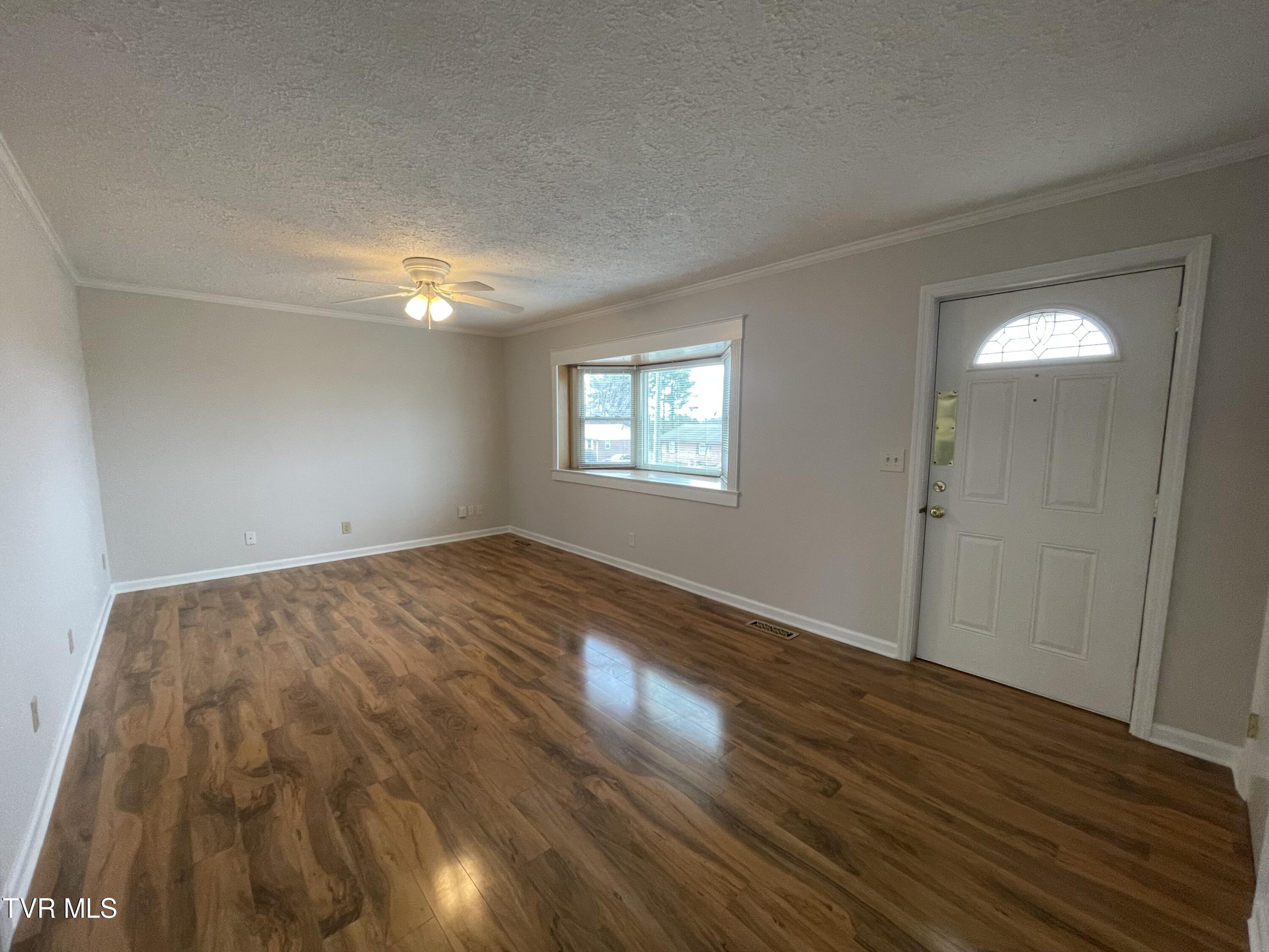 574 Marie Street Talbott, TN 37877 - Photo 5 of 18 Living Room 4