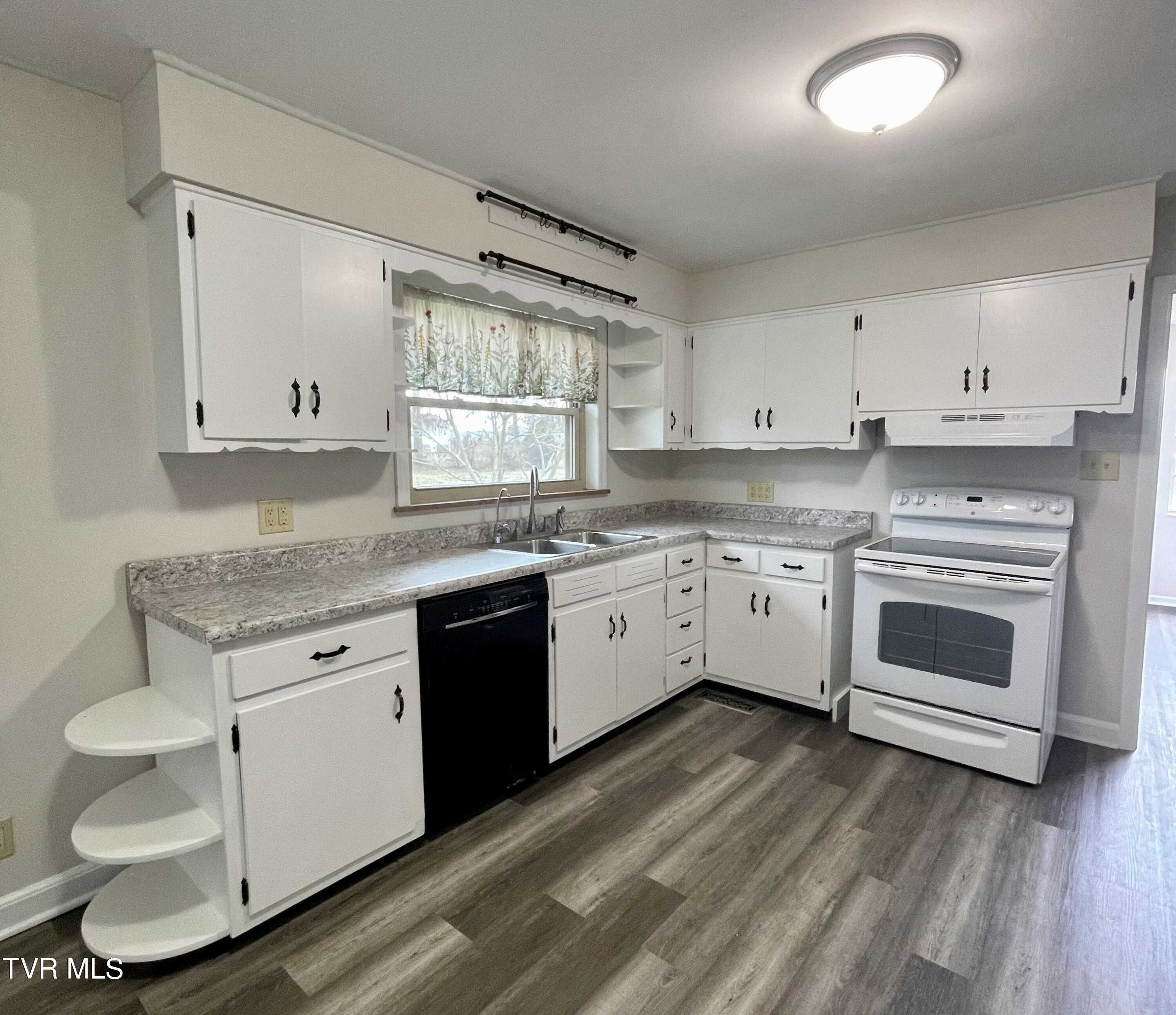 574 Marie Street Talbott, TN 37877 - Photo 7 of 18 Kitchen