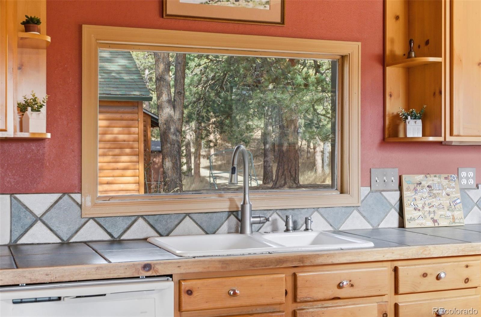 22901 Pinecrest Road Golden, CO 80401 - Photo 14 of 39