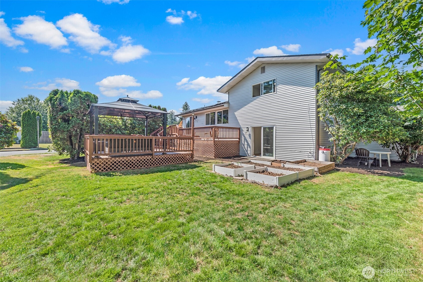 4303 Northeast 24th Street Renton, WA 98059 - Photo 24 of 30