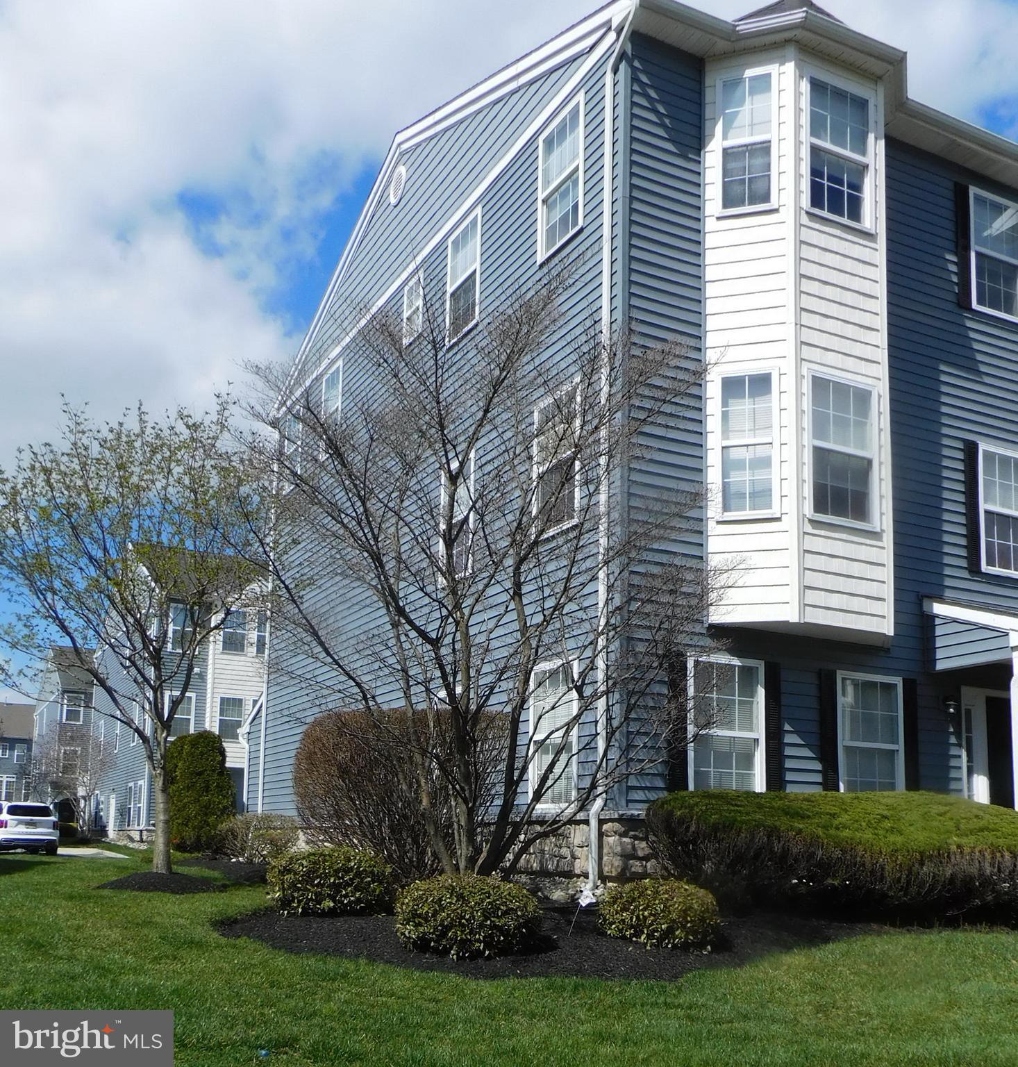 10 Turtle Court, Unit 10 Delanco, NJ 08075 - Photo 3 of 45 Side view of exterior of home.