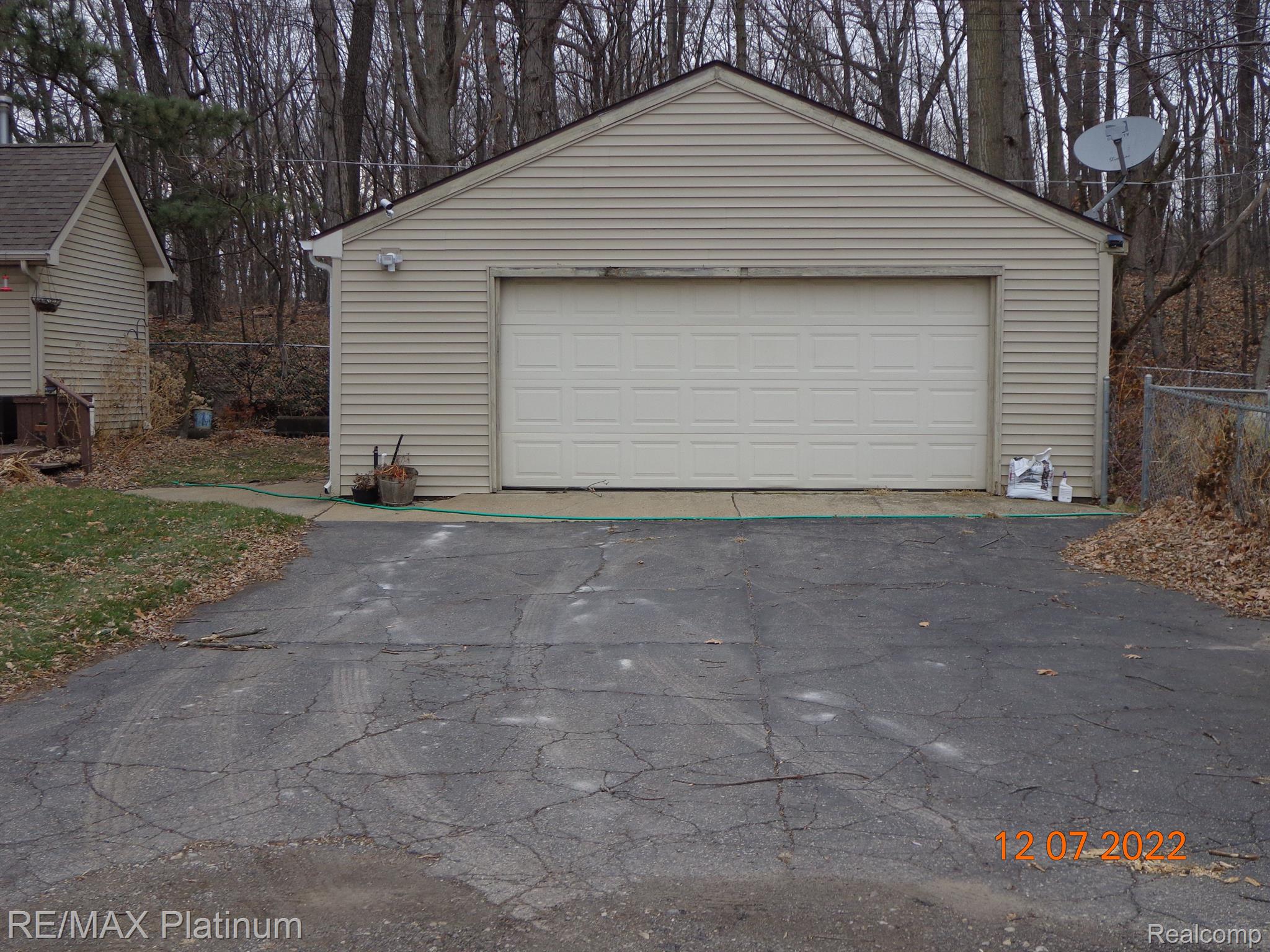 3854 Cedar Point Howell, MI 48843 - Photo 4 of 22 Gallery Image 4