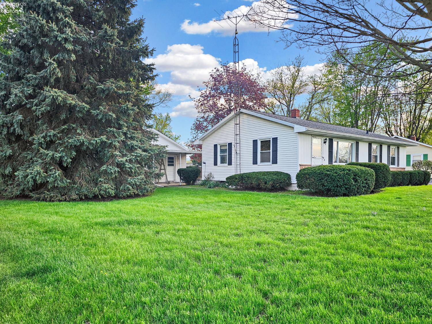 4165 Limerick Road Clyde, OH 43410 - Photo 4 of 31 Gallery Image 4