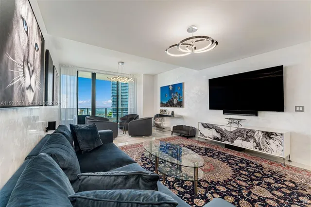 $18,500 | 1000 Brickell Plaza, Unit PH5203, Miami, FL 33131