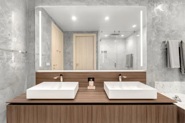 $18,500 | 1000 Brickell Plaza, Unit PH5203, Miami, FL 33131