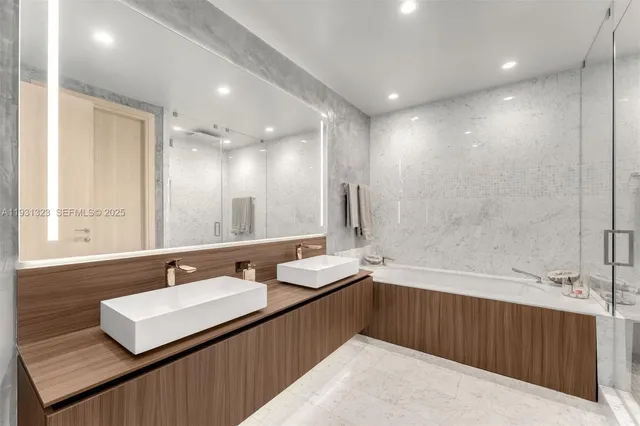 $18,500 | 1000 Brickell Plaza, Unit PH5203, Miami, FL 33131