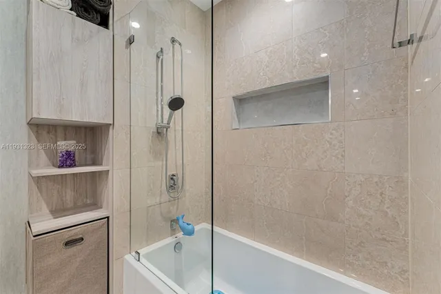 $18,500 | 1000 Brickell Plaza, Unit PH5203, Miami, FL 33131