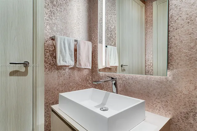 $18,500 | 1000 Brickell Plaza, Unit PH5203, Miami, FL 33131