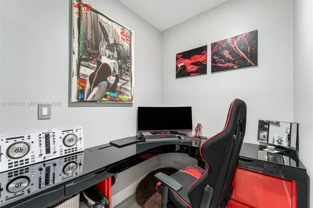 $18,500 | 1000 Brickell Plaza, Unit PH5203, Miami, FL 33131