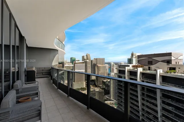 $18,500 | 1000 Brickell Plaza, Unit PH5203, Miami, FL 33131