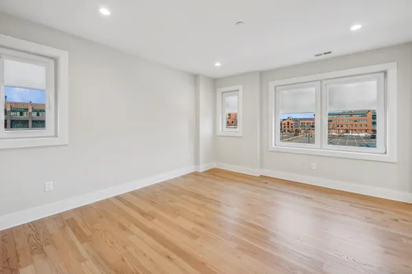 $6,000 | 239 Henry Street, Unit 3, Stamford, CT 06902