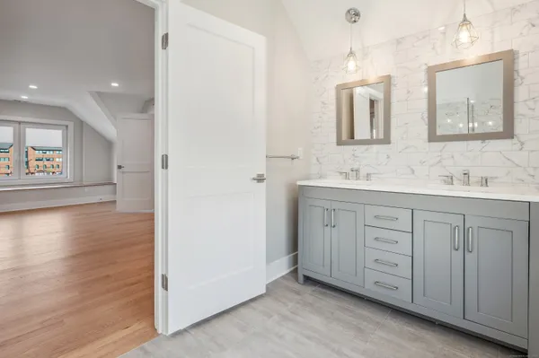 $6,000 | 239 Henry Street, Unit 3, Stamford, CT 06902