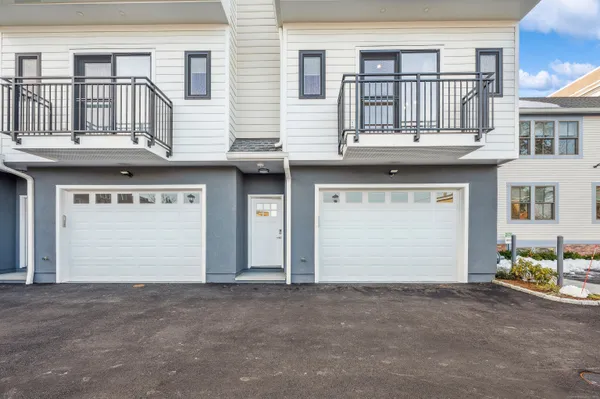 $6,000 | 239 Henry Street, Unit 3, Stamford, CT 06902