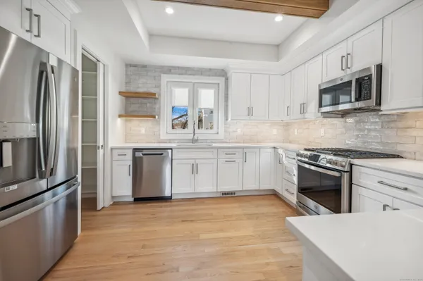 $6,000 | 239 Henry Street, Unit 3, Stamford, CT 06902