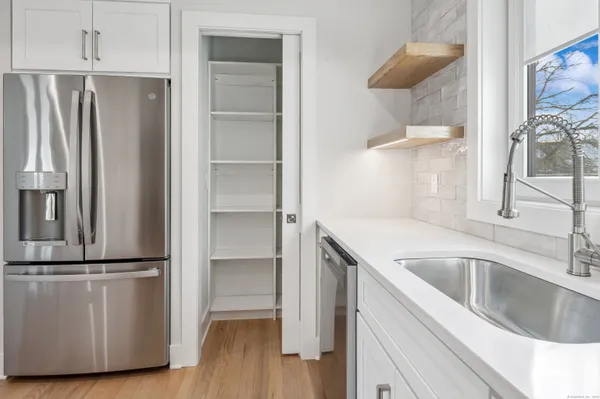 $6,000 | 239 Henry Street, Unit 3, Stamford, CT 06902