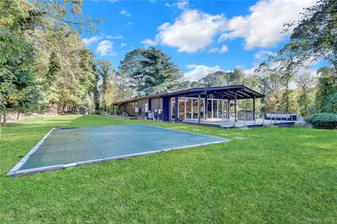$1,375,000 | 131 Oakside Drive, Smithtown, NY 11787