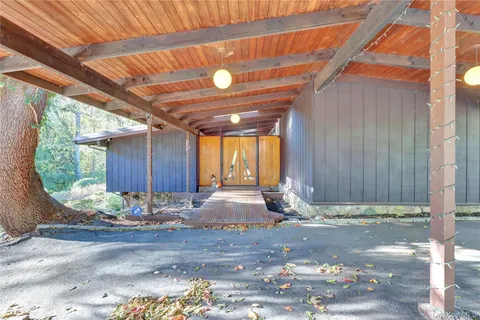 $1,375,000 | 131 Oakside Drive, Smithtown, NY 11787