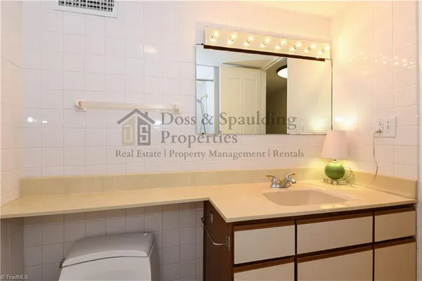 $1,650 | 1101 North Elm Street, Unit 305, Greensboro, NC 27401