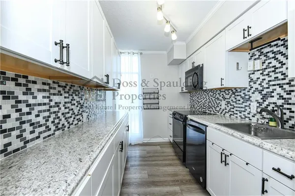 $1,650 | 1101 North Elm Street, Unit 305, Greensboro, NC 27401