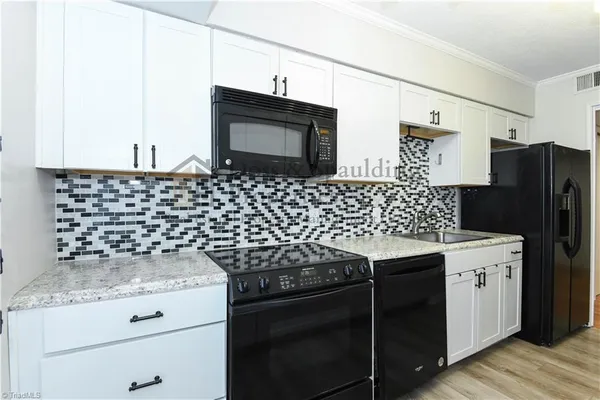 $1,650 | 1101 North Elm Street, Unit 305, Greensboro, NC 27401