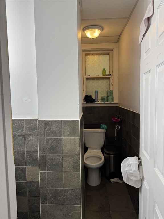289 Chelsea Street Boston, MA 02128 - Photo 11 of 23 a bathroom with a toilet