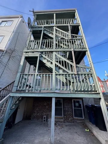 $999,000 | 289 Chelsea Street, Boston, MA 02128