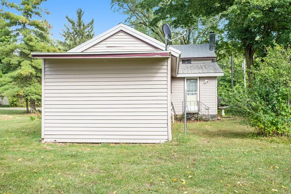 $173,500 | 53690 Parkville Road, Three Rivers, MI 49093