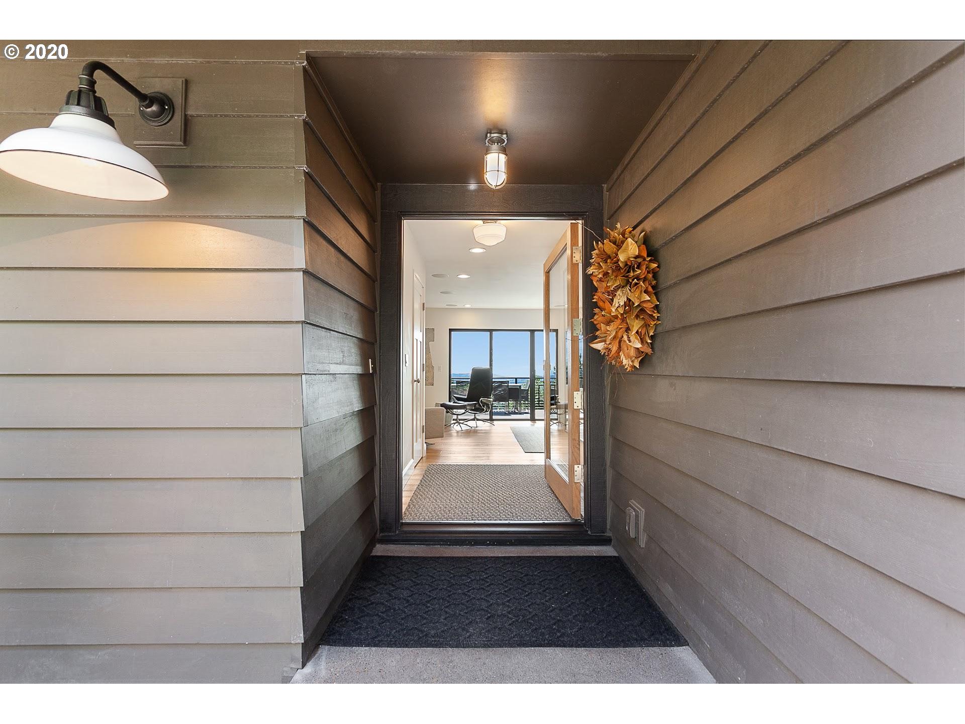 4155 Southwest Agate Lane Portland, OR 97239 - Photo 4 of 32 a view of entryway