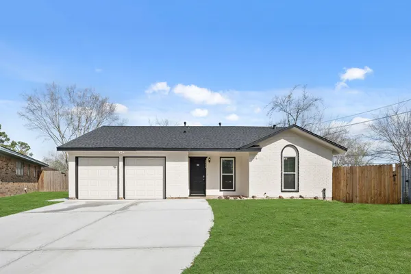 $2,320 | 3214 White Sail, League City, TX 77573