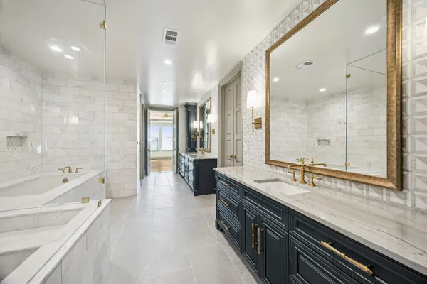 $19,035 | 1717 Bissonnet Street, Unit 1802, Houston, TX 77005