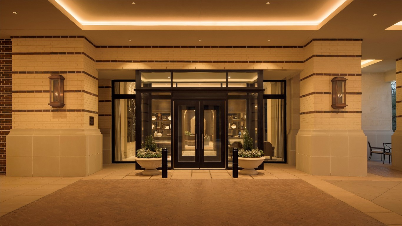 1717 Bissonnet Street, Unit 1802 Houston, TX 77005 - Photo 33 of 46 Motor court entry with 24 hour valet and 24 hour concierge.