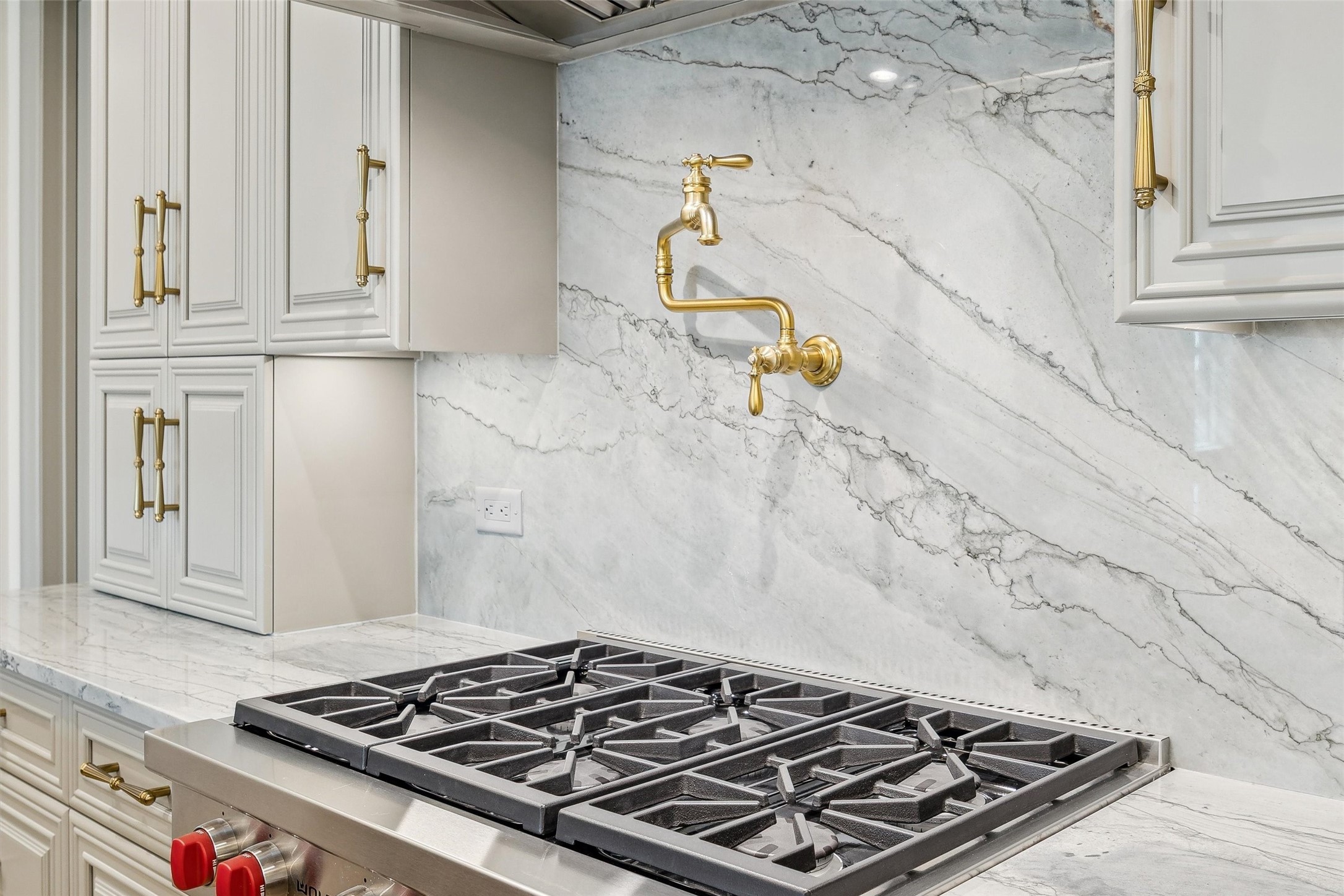 1717 Bissonnet Street, Unit 1802 Houston, TX 77005 - Photo 7 of 35 a stove top oven sitting inside of a kitchen