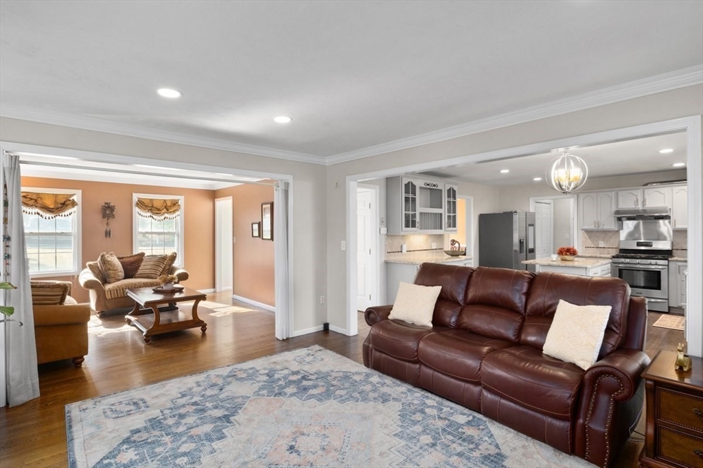25 Mary Jane Road Franklin, MA 02038 - Photo 9 of 42 Gallery Image 9