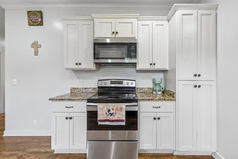$560,000 | 592 Twin Oak Drive, Murfreesboro, TN 37130
