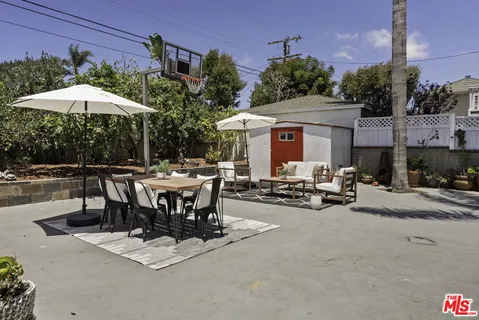 $1,695,000 | 8137 Regis Way, Los Angeles, CA 90045