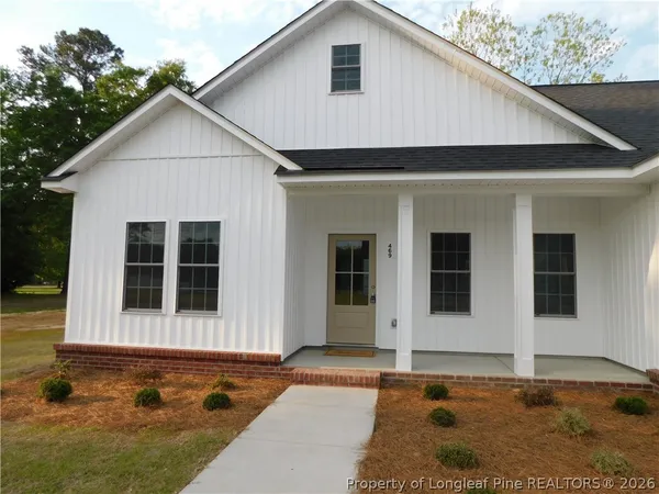 $279,000 | 469 East Poplar Street, Bladenboro, NC 28320