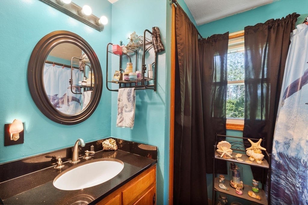58 McIntyre Road Oxford, MA 01537 - Photo 10 of 14 Gallery Image 10