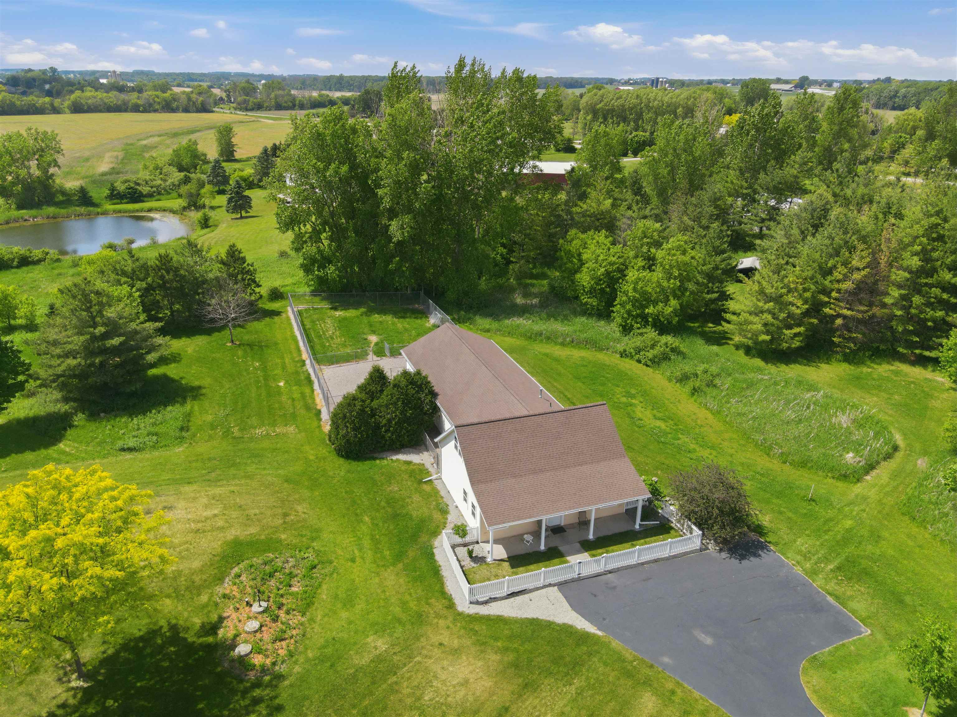 W3549 Center Valley Road Appleton, WI 54913 - Photo 3 of 52
