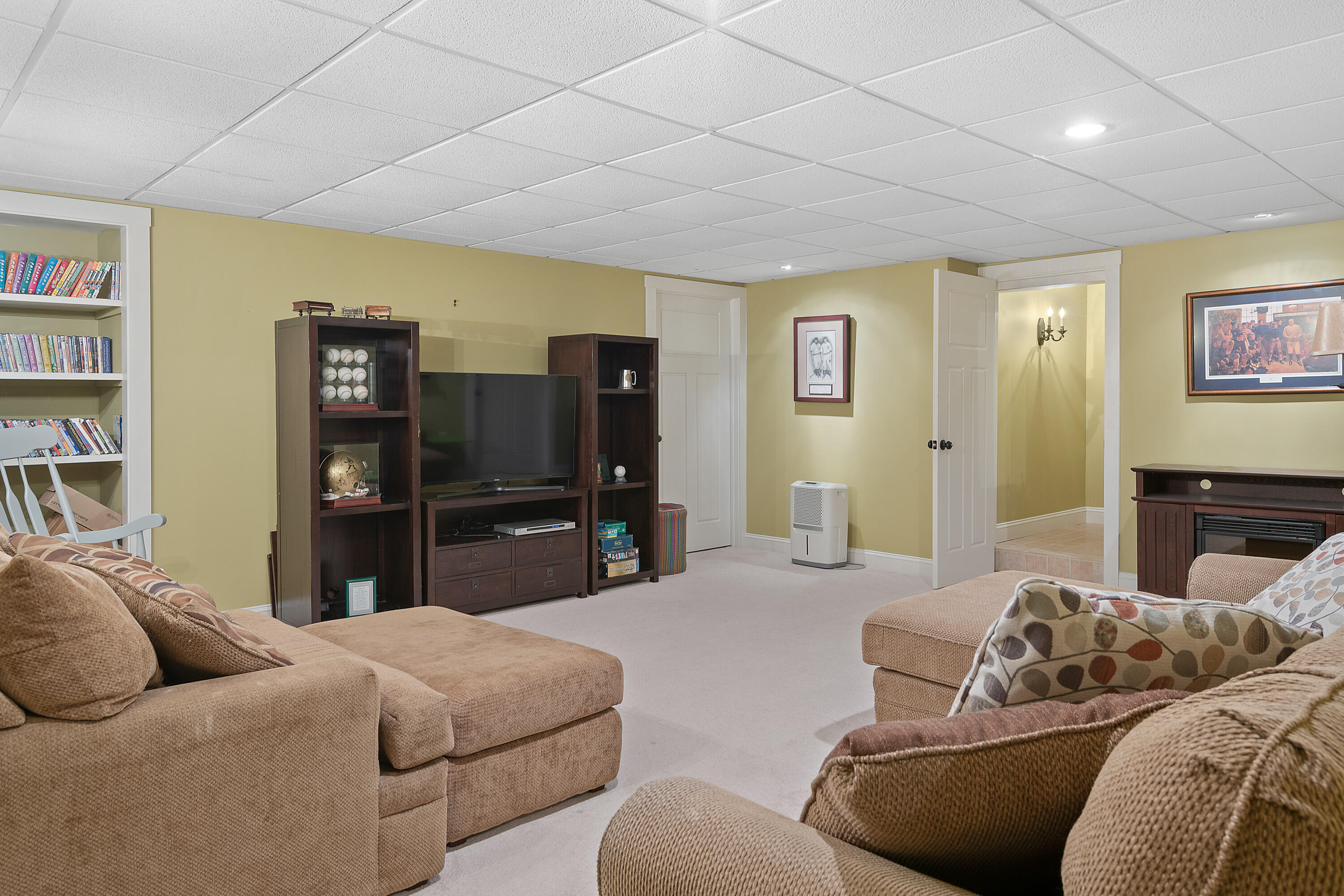 57 Beech Ridge Road York, ME 03909 - Photo 47 of 50 Family Room