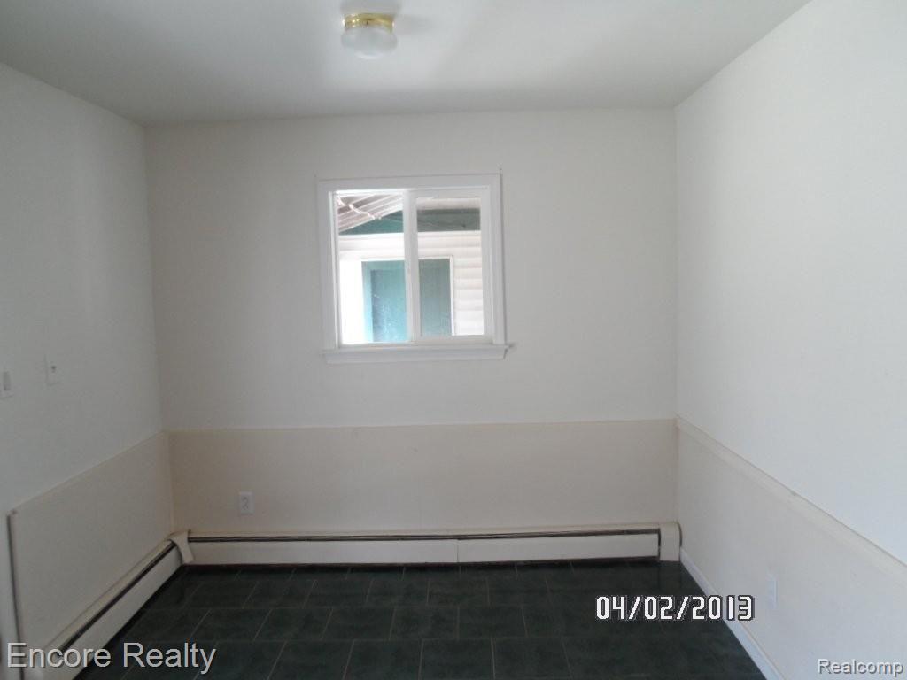 25640 Karr Road Belleville, MI 48111 - Photo 14 of 25 Picture 120.jpg