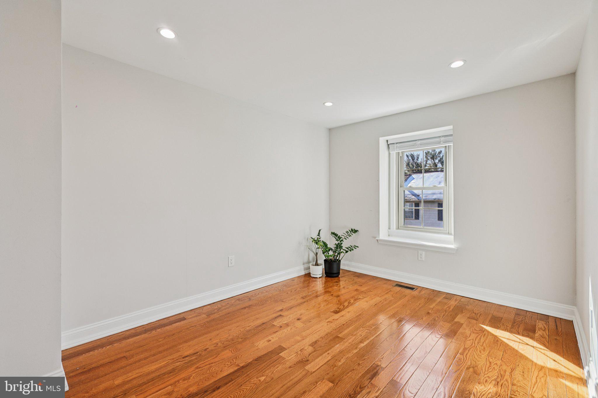 10616 Pennydog Lane Silver Spring, MD 20902 - Photo 26 of 58 an empty room with a window