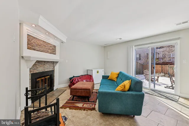 $550,000 | 10616 Pennydog Lane, Silver Spring, MD 20902