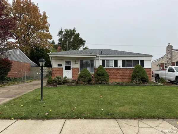 $184,900 | 17970 South Wind Drive, Fraser, MI 48026